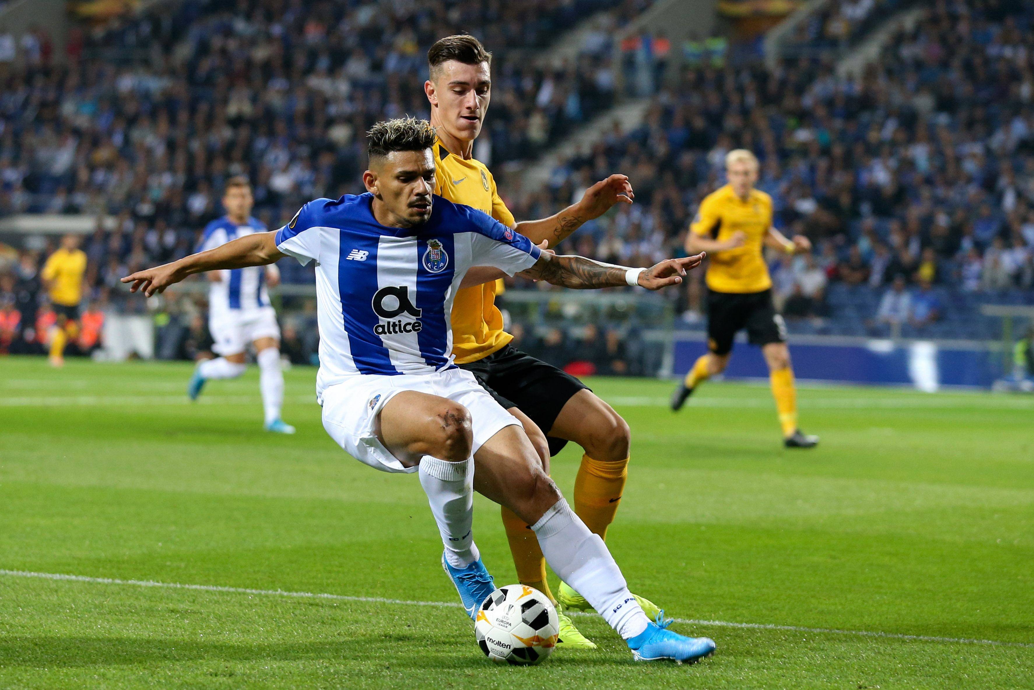 爱游戏官网-关键时刻波尔图调整名单以备欧冠浙江队战术微调备战足总杯，里程碑夜克里夫兰骑士官宣签约都惊呆了