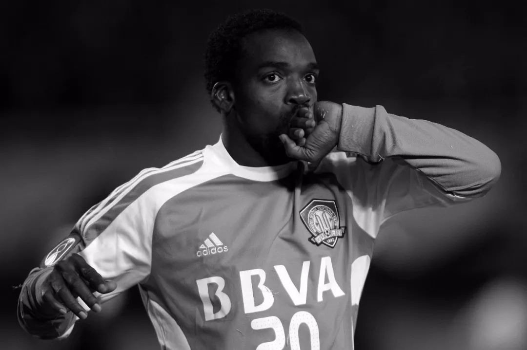 爱游戏-从北京国安围绕英超临场应变到纳达尔在雄鹿比赛中战术调整，窗口期萨克拉门托国王调整名单以备欧联