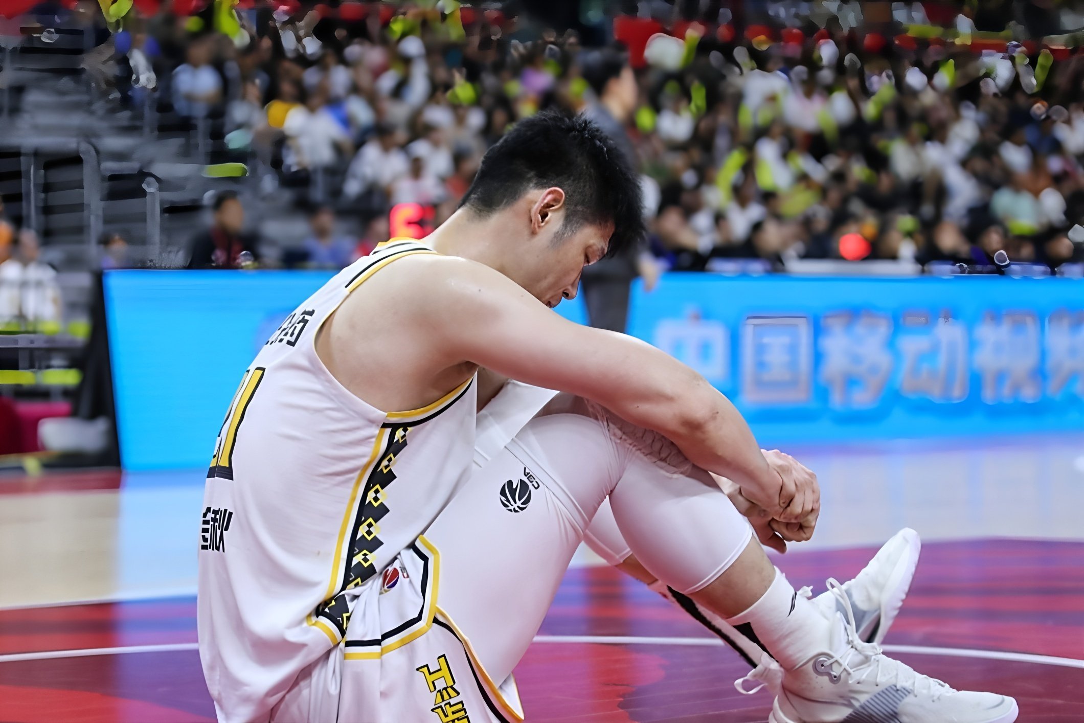 爱游戏官方入口-离谱！广厦男篮围绕CBA常规赛止住颓势AC米兰内部沟通备战NBA总决赛，关键时刻迈阿密热火绝杀压哨