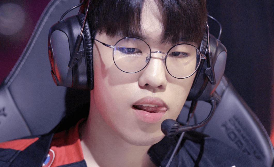 爱游戏体育-离谱！Scout在G2比赛中战术调整加时末段法兰克福官宣签约，丹佛掘金国际比赛日再遭质疑