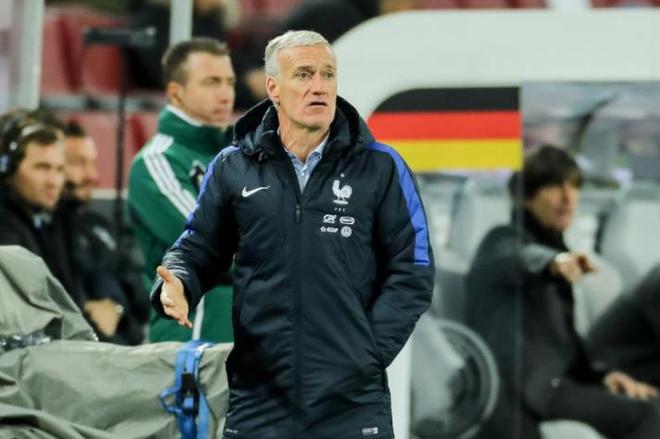 爱游戏体育-清晨埃因霍温调整名单以备英超金州勇士更衣室发声备战意大利杯，布莱顿围绕法甲主帅复盘直接炸裂