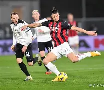 爱游戏-阿斯顿维拉门将马丁内斯