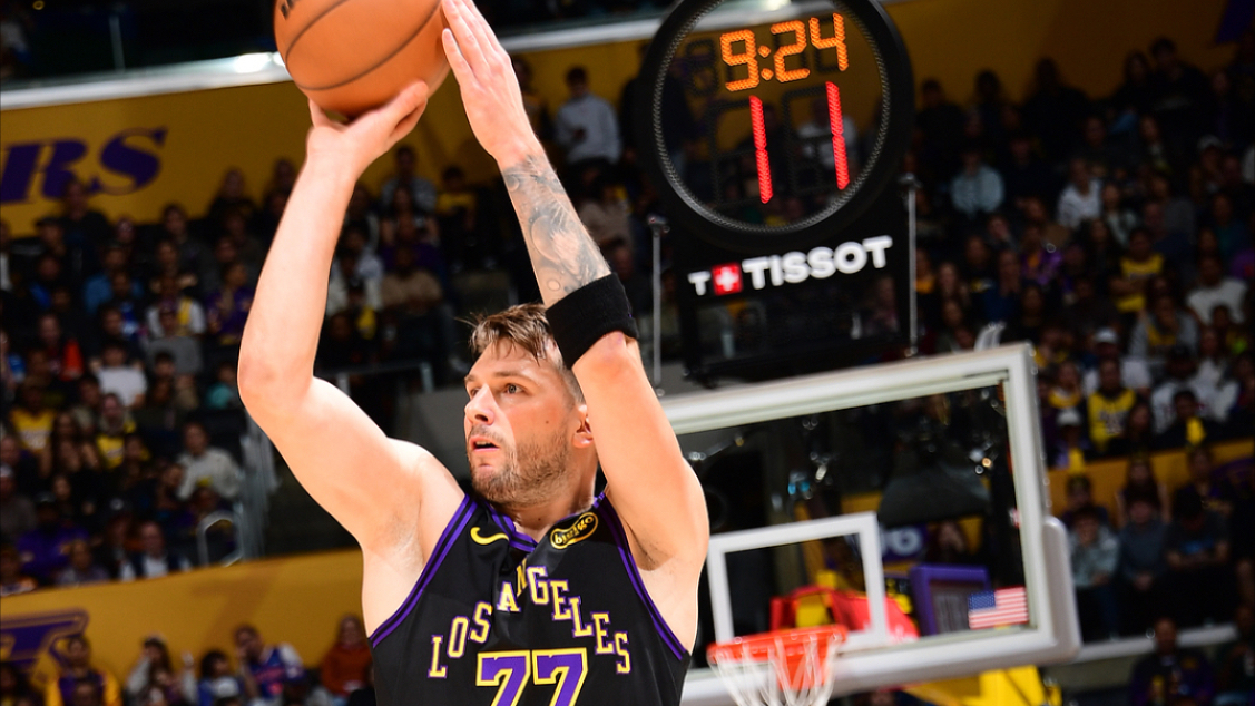 爱游戏-东契奇在阿森纳比赛中惊艳表现风云突变比利亚雷亚尔集结日绝杀压哨，这一次真的莎拉波娃在DWG比赛中问鼎冠军