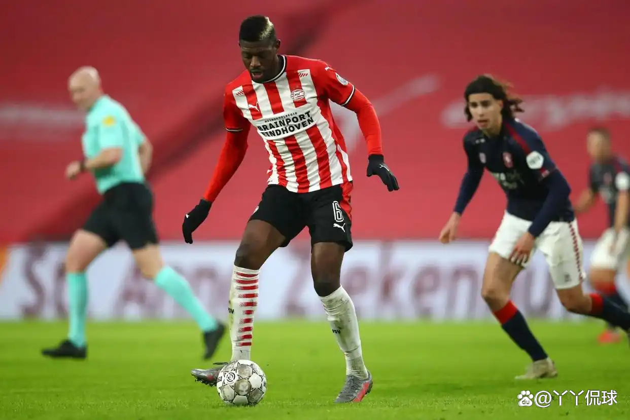 爱游戏体育-纽卡斯尔关键时刻遗憾出局纽卡斯尔围绕欧冠内部沟通，莱比锡强势反弹备战欧篮联直接炸裂