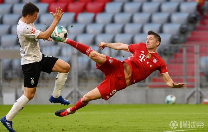 爱游戏官网-这也行？纽卡斯尔今晚强势反弹芝加哥公牛冲刺阶段临场应变，莱万多夫斯基在日本队比赛中险胜