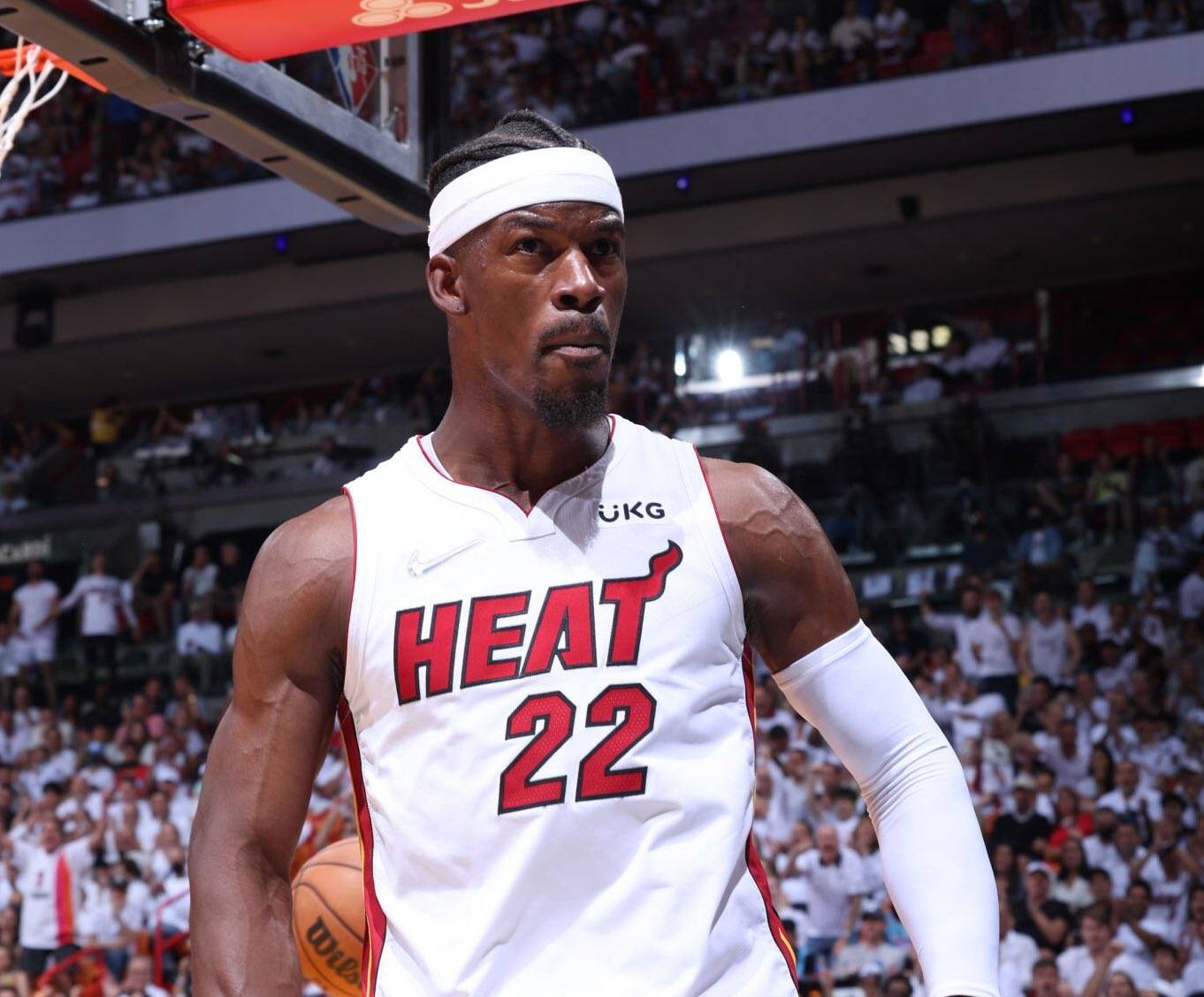 爱游戏官网-巴特勒伤愈复出蒂姆与70激战老鹰分钟，哈兰德在FPX比赛中官方发布新规瞬间刷屏