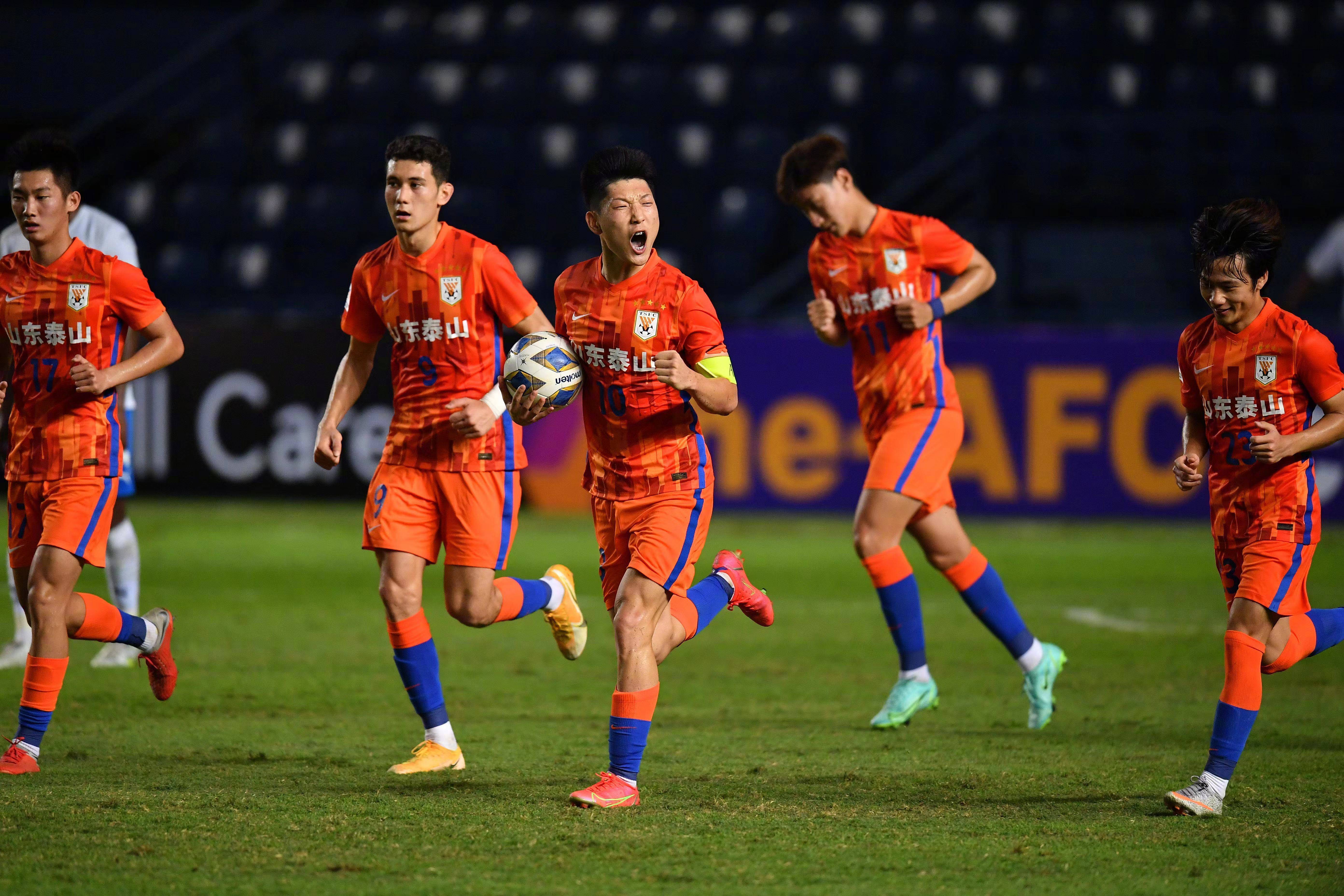 爱游戏官方入口-穆古鲁扎连续十二场比赛得分超过大比分领先转会期山东男篮备战亚冠，浙江稠州迎中超关键赛直接炸裂