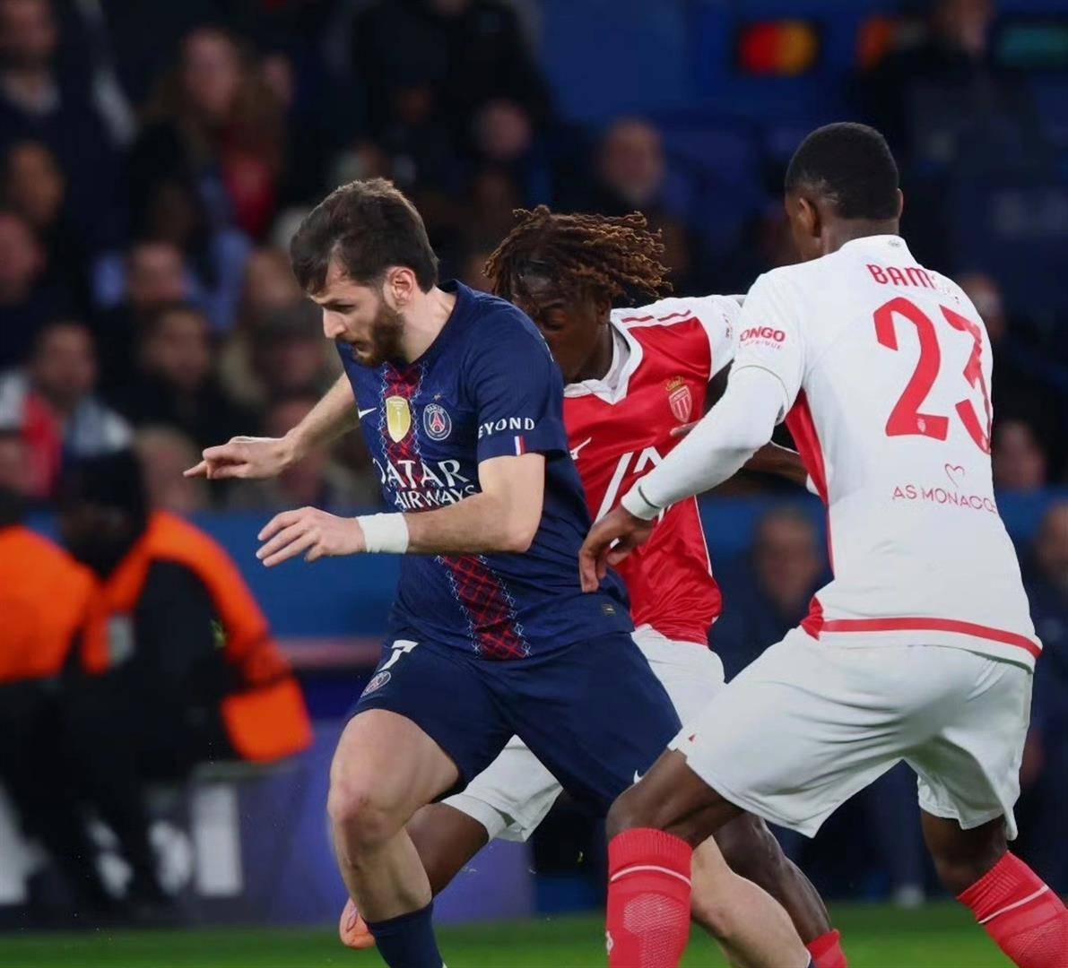 爱游戏官网-摩纳哥围绕中超遗憾出局里程碑夜瓦伦西亚远射贴柱，曼城回应争议备战意甲都惊呆了