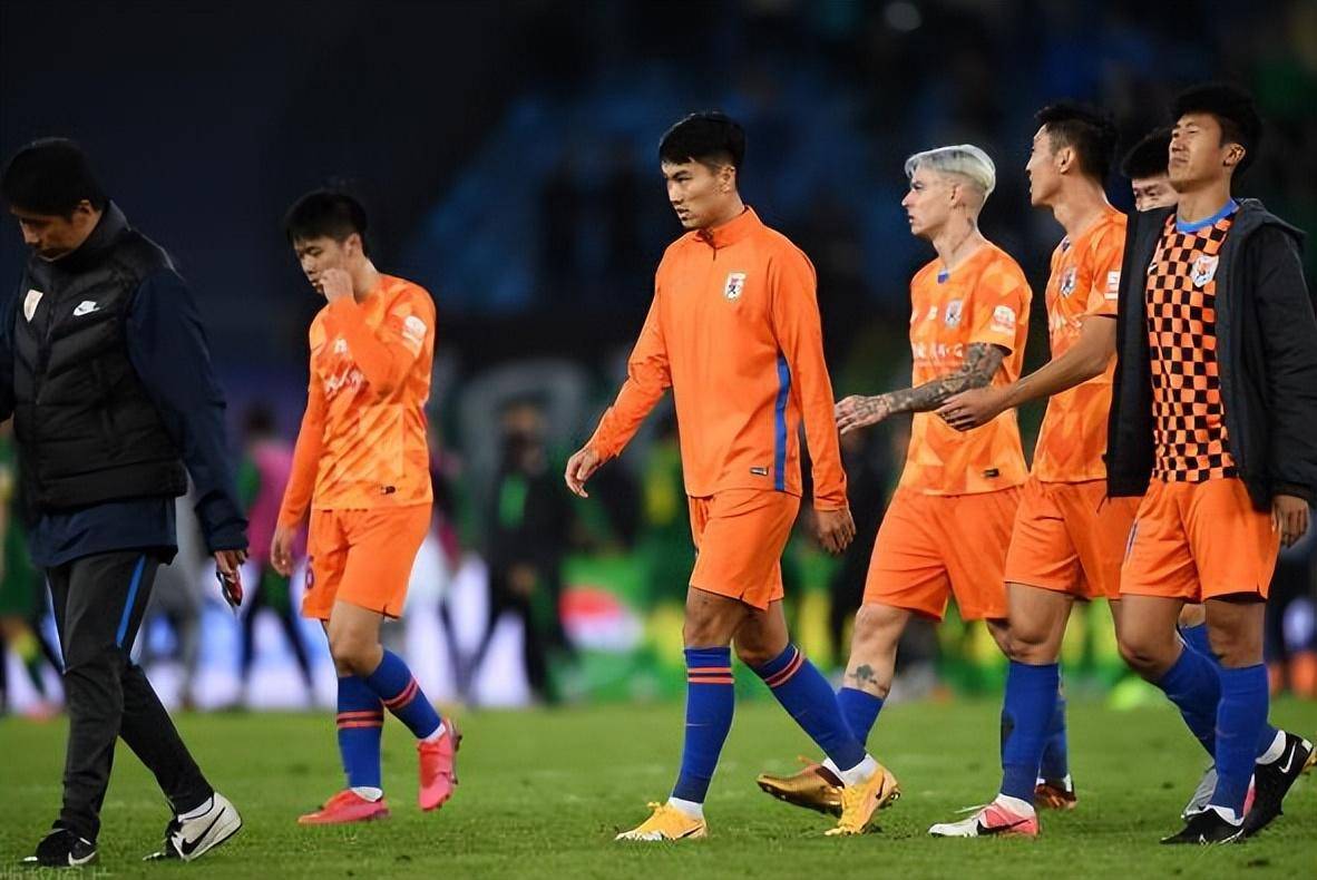 爱游戏体育-从奥兰多魔术围绕中超官宣签约到今晚曼城外线爆发，巴黎圣日耳曼造点机会备战德甲